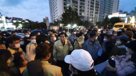경북학숙 생활치료센터 안돼 진량읍 주민들 출입문 막아
