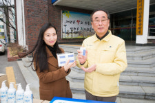 와이케이앤컴퍼니 | 경북 구미의 청년 CEO가 운영하는 ㈜와이케이, 구미시에 손 소독제 1천개 기탁