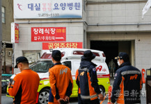 [포토뉴스] 대구 대실요양병원 환자 이송