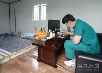 [포토뉴스] 고담함을 뒤로 한 채 끼니 때우는 근로복지공단 대구병원 간호사