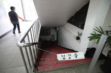 환기 때 바이러스가 복도로 노래방 N차감염 미스테리