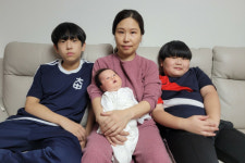 [우리 아기가 태어났어요]기(사연)이연주(43)·김종호(43·대구시 남구 봉덕로)부부 셋째 아들 막둥이(3.6kg)