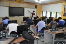 극강의 취업난속 고3 20% 공무원 합격…상주공고 비결은?