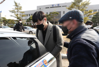 [속보] 프로포폴 투약 가수 휘성 징역 1년에 집유 2년