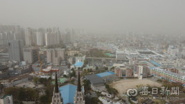 [포토뉴스] 황사·미세먼지로 덮힌 달구벌대로