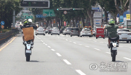 [포토뉴스] 달구벌대로 오토바이 곡예