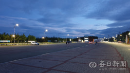 영덕도 풍선 효과 없었다…해수욕장 상인들 와도 걱정, 안 와도 걱정