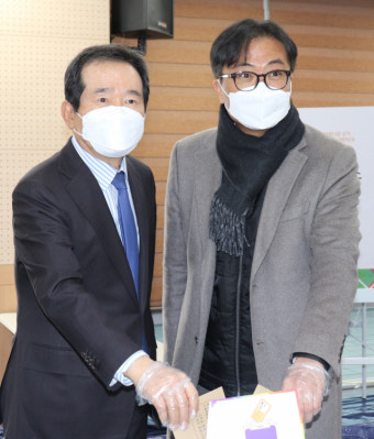 대구서도 사전투표 열기…민주당은 정세균, 국민의힘은 홍준표