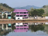 청도에 국내 첫 타이타늄 옷 입은 카페, 구겐하임 미술관처럼