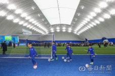 [포토뉴스] 사계절 축구 훈련장...경주 스마트 에어돔 준공
