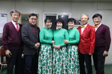 연주·마술로 봉사 굿모닝 예술단 공연하며 함께 기쁨 나누죠