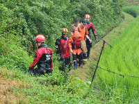 [태풍 카눈] 경북서 도민 18명 고립 돼 구조… 경북 대피 인원 7천500여 명(종합)