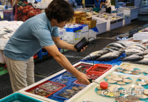 [르포] 매천시장에 방사능 간이 측정기 등장…안심되지만 망설여져
