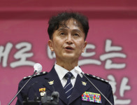 좌천 인사로 경찰 떠난 류삼영 전 총경, 총선 준비? 출판기념회 개최
