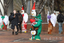 [포토뉴스] 크리스마스 앞두고  설치된 계명대 정문 앞 성탄 장식