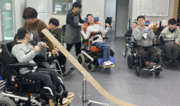 [임터뷰] “간병살인 더이상 없도록”…가족돌봄 담장 허무는 엄마들