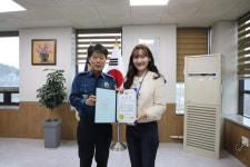 칠곡경찰서, 보이스피싱 막은 농협 직원에 감사장