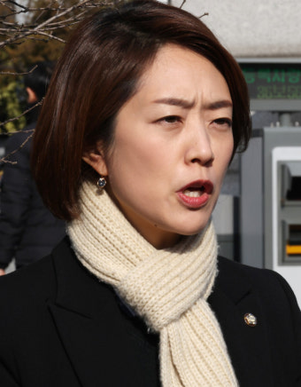 임종석 '공천탈락' 반발…고민정 최고위원직 사퇴 