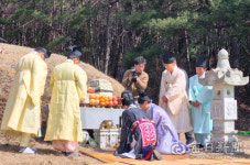 경북 영천 오천 정씨 문중 ‘정의번 시총’ 고유제 거행