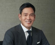 팔로워 84만명 신세계 용진이형…회장 승진 후 SNS 중단?