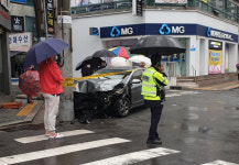 대구 방촌동 편도 2차로 도로서 승용차 추돌…4명 경상