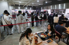 [포토뉴스] 밥상물가 폭등에 저렴한 학생식당 찾는 대학생들