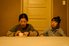 [김건표의 연극 리뷰] 광주 민주항쟁 5.18 역사의 인식, 극단 하땅세의 ‘만 마디 말 보다’ 오브제극 <시간을 칠하는 사람>