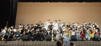 20대 예술인 청년들 후배 육성 위해 주머니 털어 댄스·보컬 공연 펼쳐 눈길