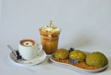 경주 남산 문화유산 형상화한 카페 메뉴…삼릉빵·금오커피 “눈에 띄네”