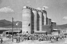 [김태형의 찰나의 순간 역사적 기록] <25> 1957년 문경 시멘트공장 준공식