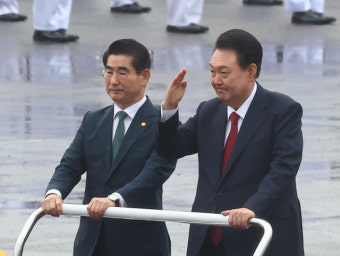김용현에 구속 영장…법원 '尹 내란죄' 인정
