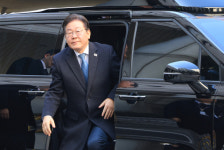 尹 대통령 다음은 이재명, 서울고법 출석…공직선거법 2심 최후진술