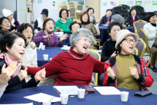구미 미르치과병원, 가요교실로 지역 주민 건강 활력소 되다