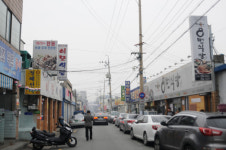 [문화식객 이춘호의 미각기행] (37) 돼지국밥