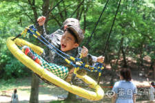 [포토뉴스]  6·25 전쟁일 앞두고 병영체험 하는 어린이들