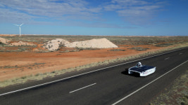 파도가 일궈낸 도전, 경일대 등 한국 대학생들 세계 태양광 레이스 완주