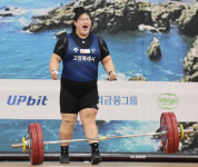 [전국체전] 한국 여자 역도 간판 박혜정, 전국체전 3연패…유망주 전희수도 여고부 3관왕