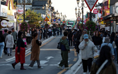APEC 특수에 들썩이는 경주…황남빵·소머리곰탕·화장품 매장 발길 이어져