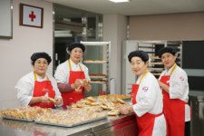 [김도훈 기자의 한 페이지] 더 맛있는 빵 봉사 위해 국가자격 취득했어요