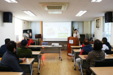 대구 신세계, 동서시장 상인들에 서비스 교육 제공