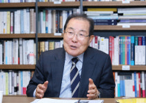 윤동한 한국콜마 회장 충무공이 실천한 경청의 리더십 주목해야