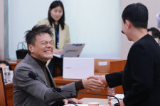 배현진, 국감 출석 박진영에 