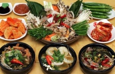 약재와 함께 곤 육수 “속 확풀려요”