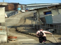 삶 만큼 가파른 계단