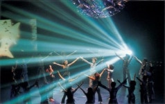 신나고 화려한 한 판 춤의 세계로