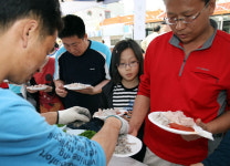 갯벌체험등 ´영목항 수산물 축제´ 관광객 호응
