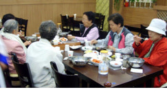 만년동 주민센터, 독거노인등 89세대에 봉사활동