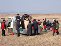 조류보호협회 서산지회 등 천수만 겨울철새 먹이주기 행사