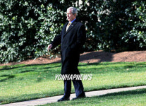 USA BUSH LEAVES THE WHITEHOUSE