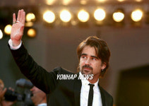 베니스영화제 참석한 콜린 패럴